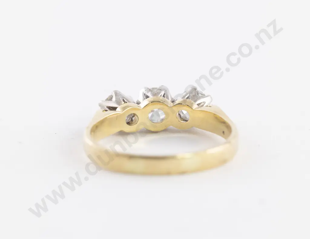 18ct Three Stone Diamond Ring Image 1++