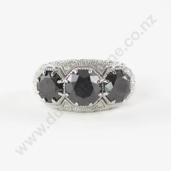 14ct White Gold 21Stone Black Diamond Ring