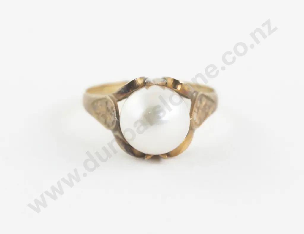 18ct Single Cultured Pearl Ring Image 1++