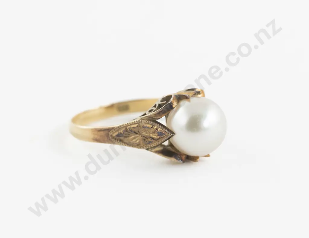 18ct Single Cultured Pearl Ring Image 1++