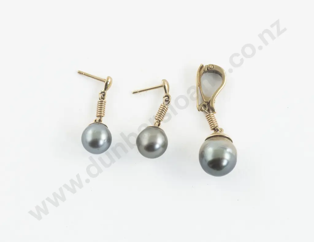 Pair 9ct Single Black Cultured Pearl Earrings Image 1++
