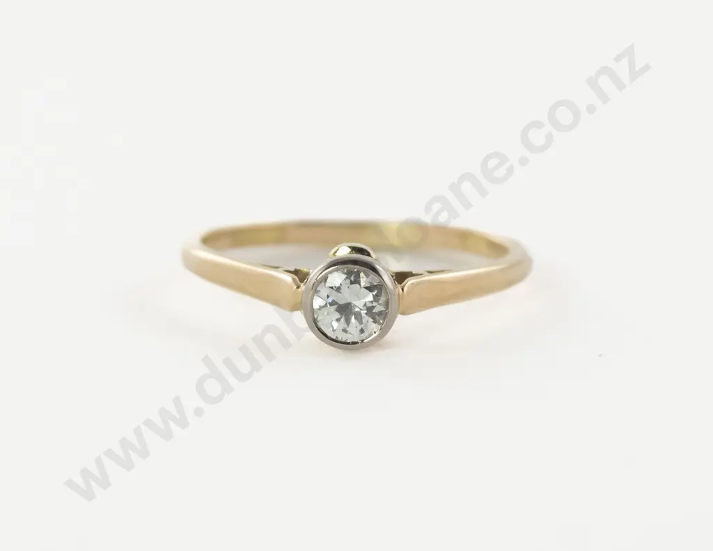 18ct Solitaire Diamond Ring Image 1++