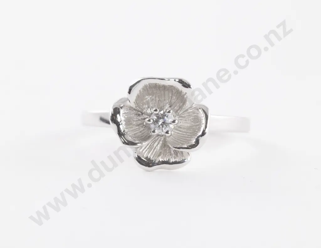 NZ Karen Walker 9ct White Gold Single Diamond Pansy Ring Image 1++