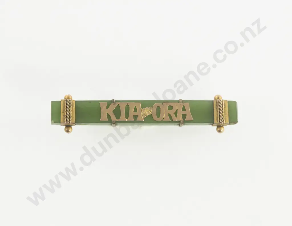NZ 9ct Gold Mounted 'Kiaora' Greenstone Bar Brooch Image 1++