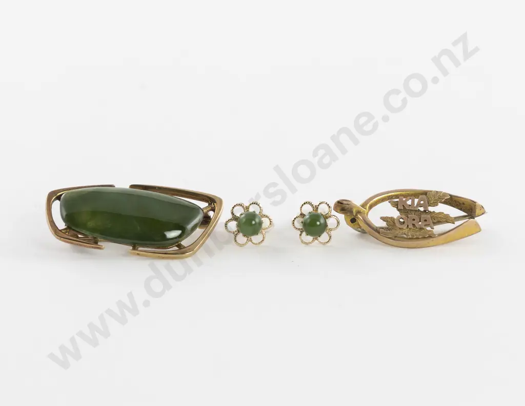 NZ Peter Minturn 9ct Framed Greenstone Brooch Image 1++