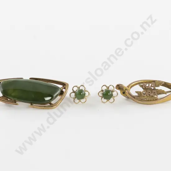 NZ Peter Minturn 9ct Framed Greenstone Brooch
