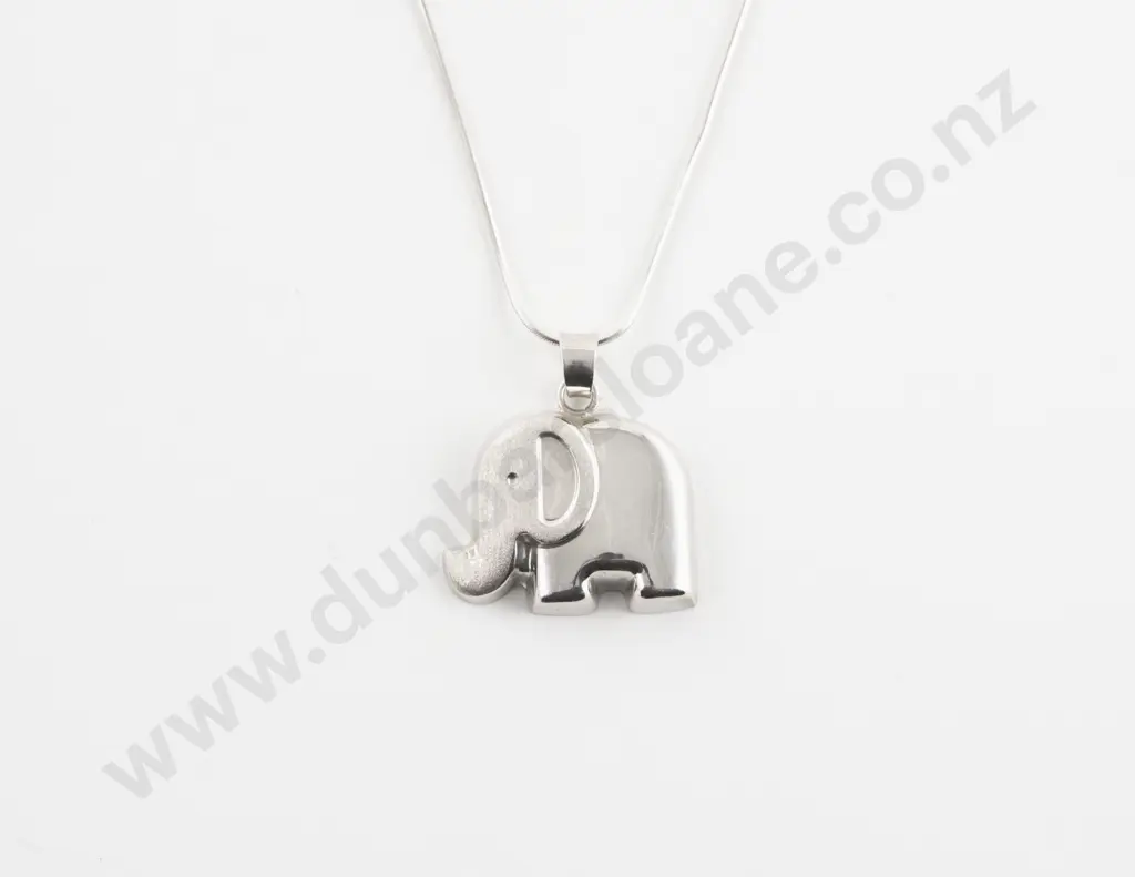9ct White Gold Elephant Pendant Image 1++