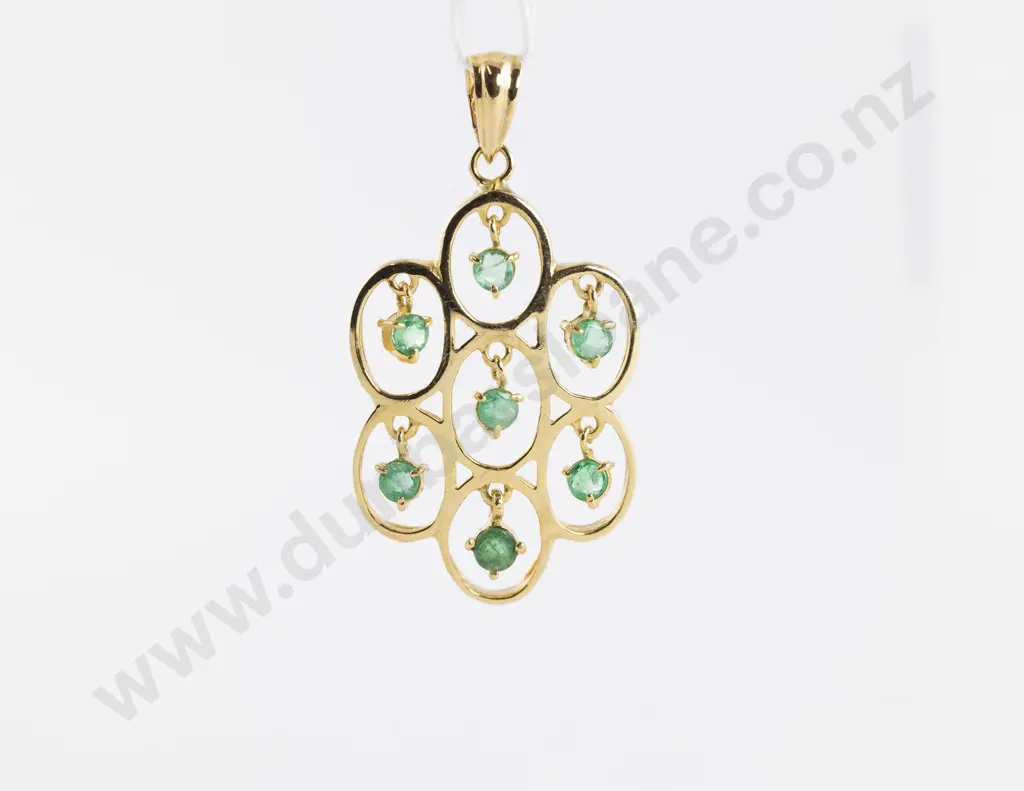 18ct Seven Stone Emerald Pendant Image 1++