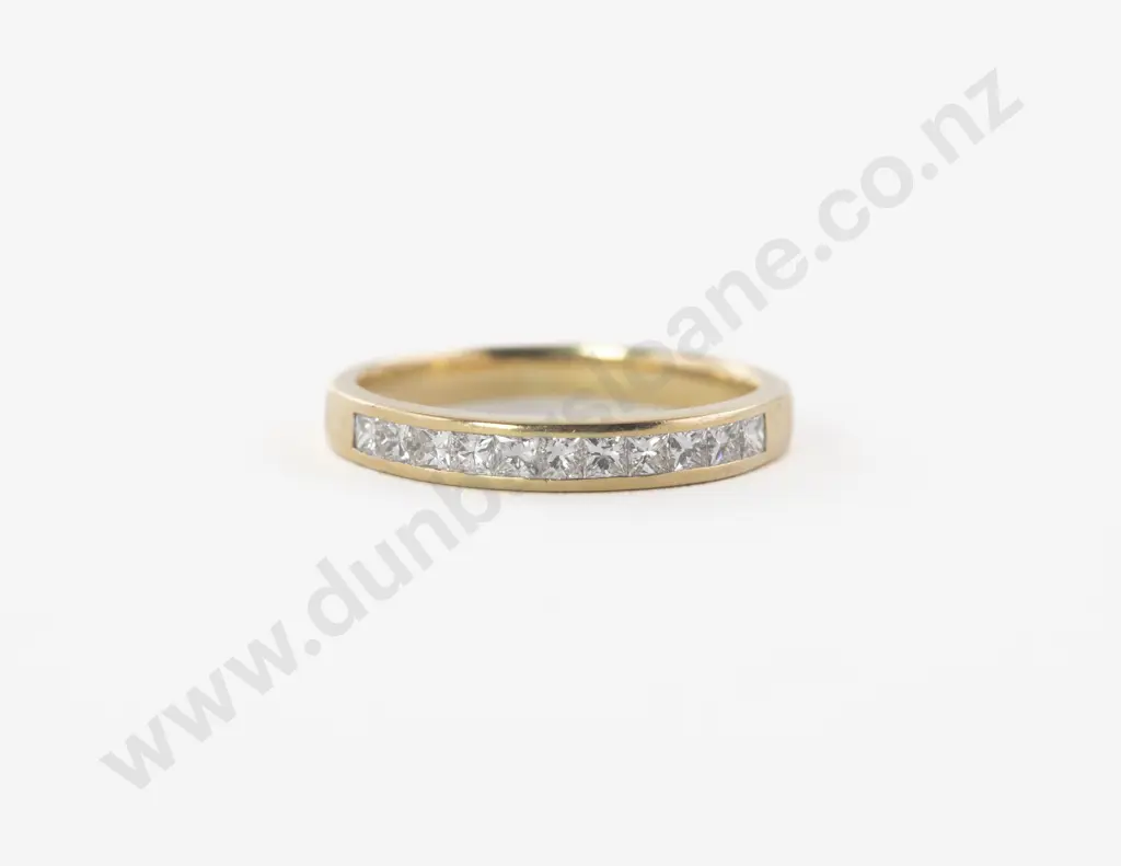 18ct Eleven Stone Diamond Band Ring Image 1++