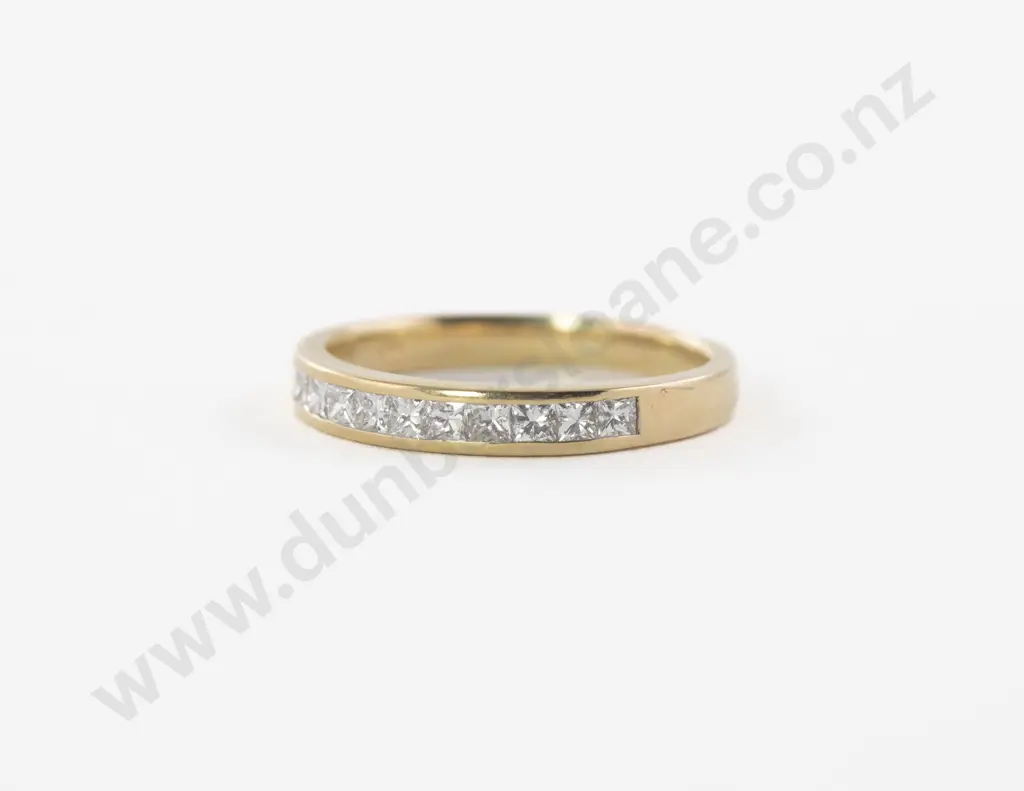 18ct Eleven Stone Diamond Band Ring Image 1++
