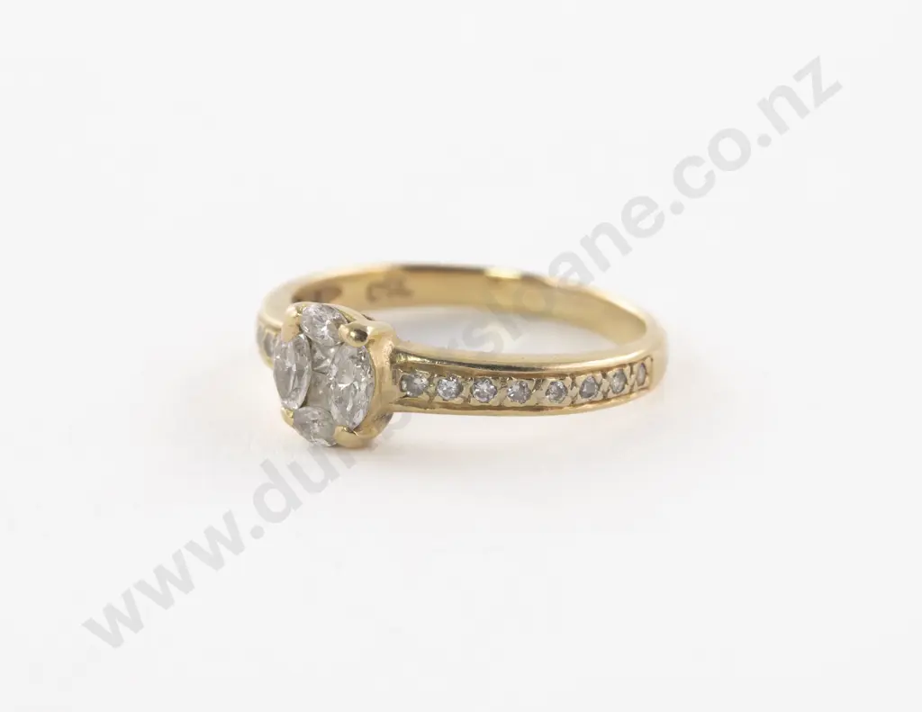 18ct 22Stone Diamond Cluster Ring Image 1++