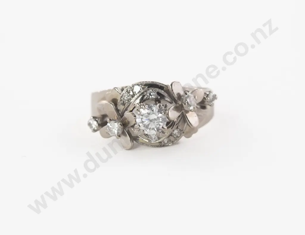 18ct White Gold Eleven Stone Diamond Fancy Cluster Ring Image 1++