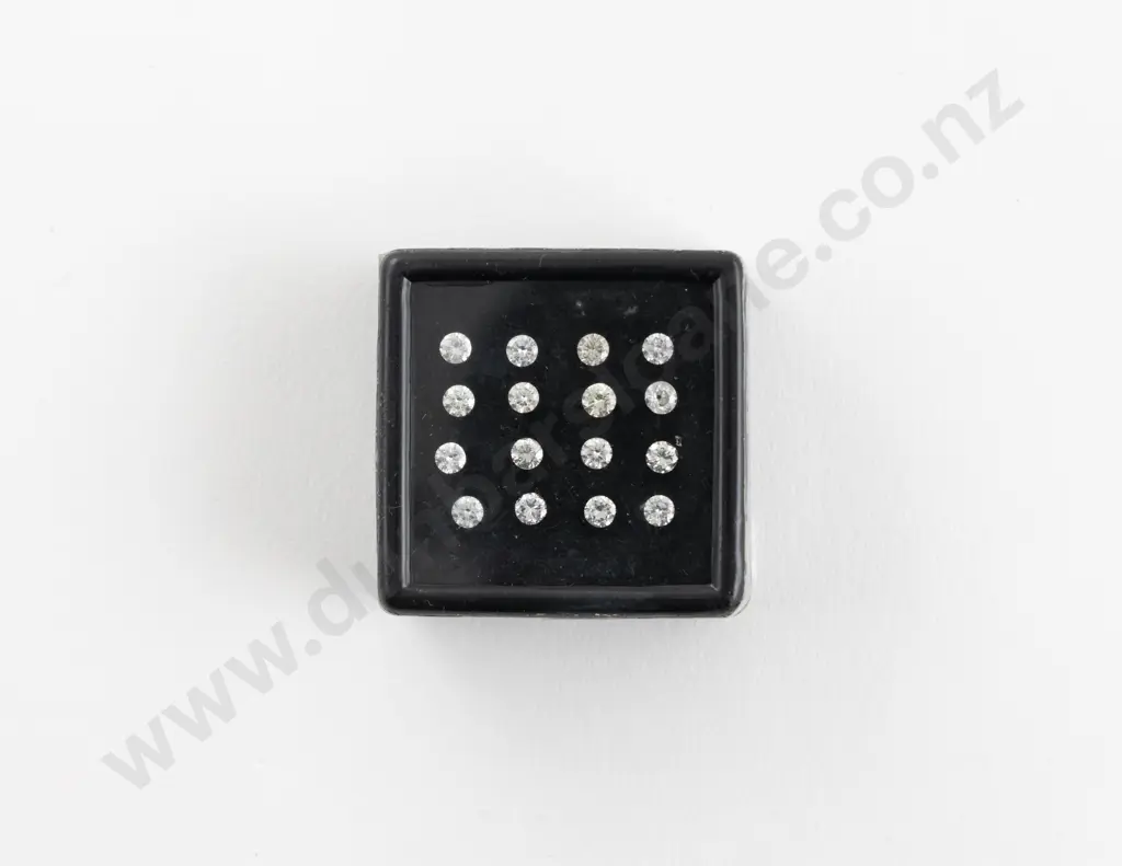 Quantity of Unmounted Diamonds Image 1++