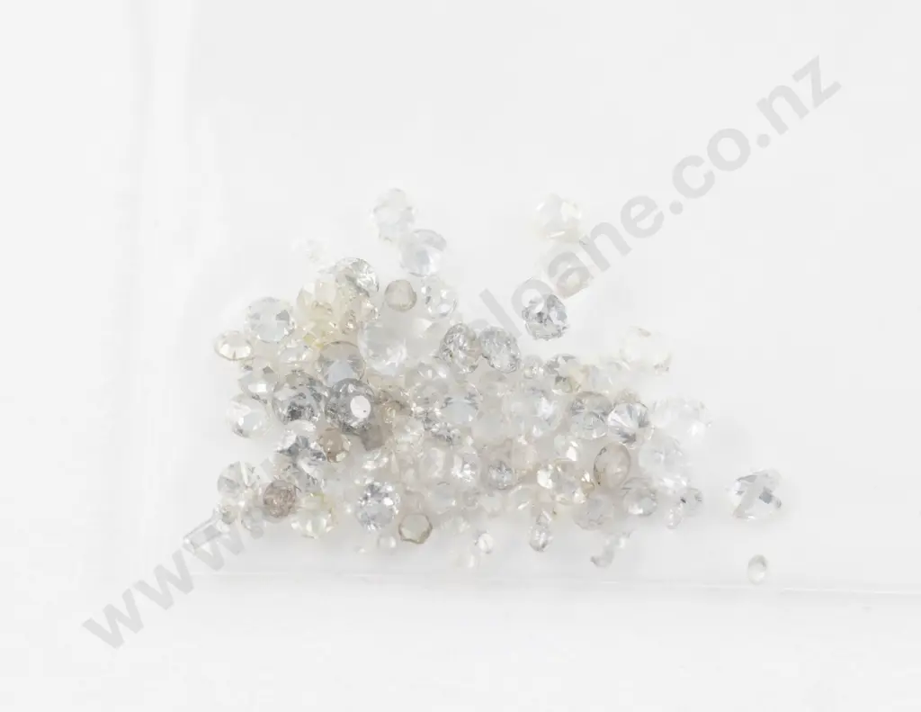 Quantity of Unmounted Diamonds Image 1++