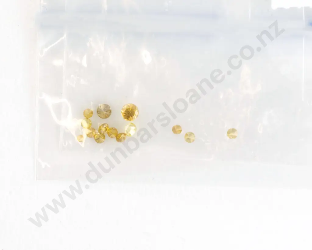 Quantity of Unmounted Diamonds Image 1++