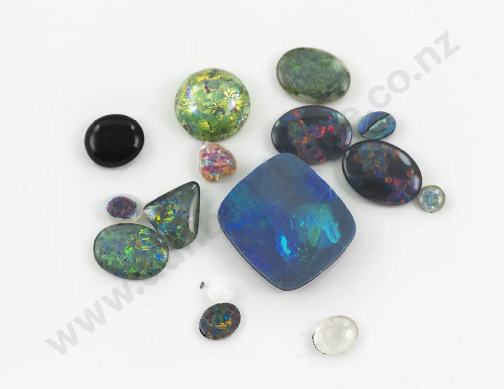 Quantity of Unmounted Opals Image 1++