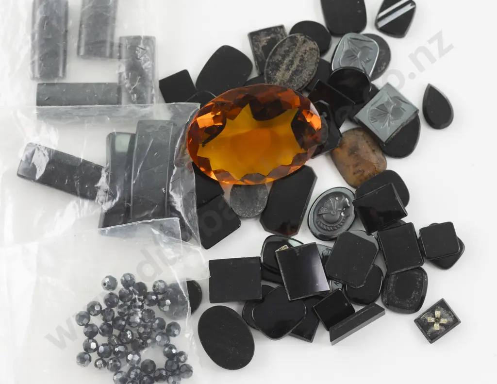 Quantity of Black Glass Stone and Jewellery Pieces Image 1++