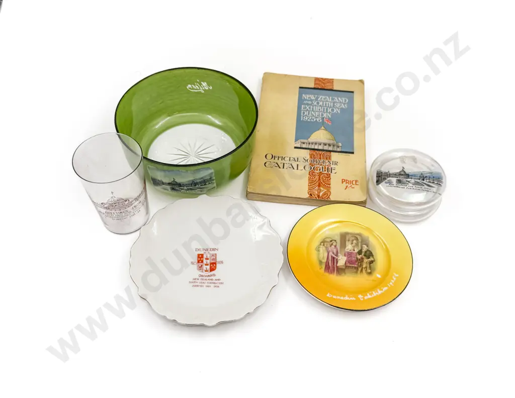 Small Quantity of Assorted Souvenir Ware China & Glass incl Souvenir Catalogue Image 1++
