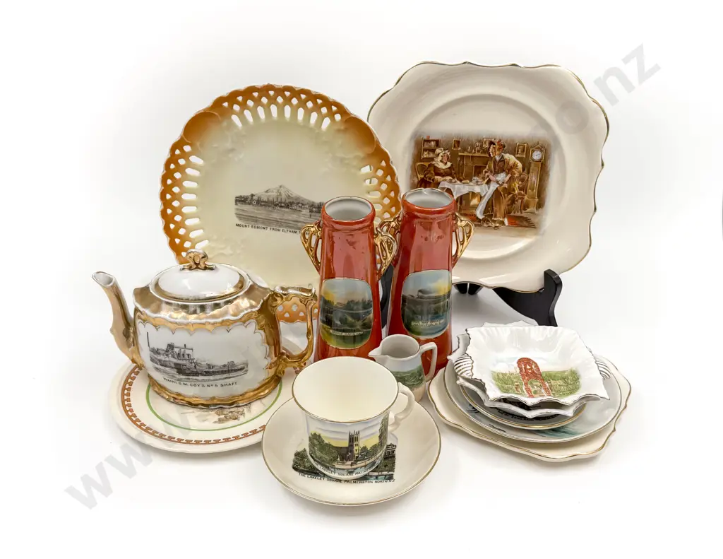 Quantity of Assorted Souvenir Ware Image 1++