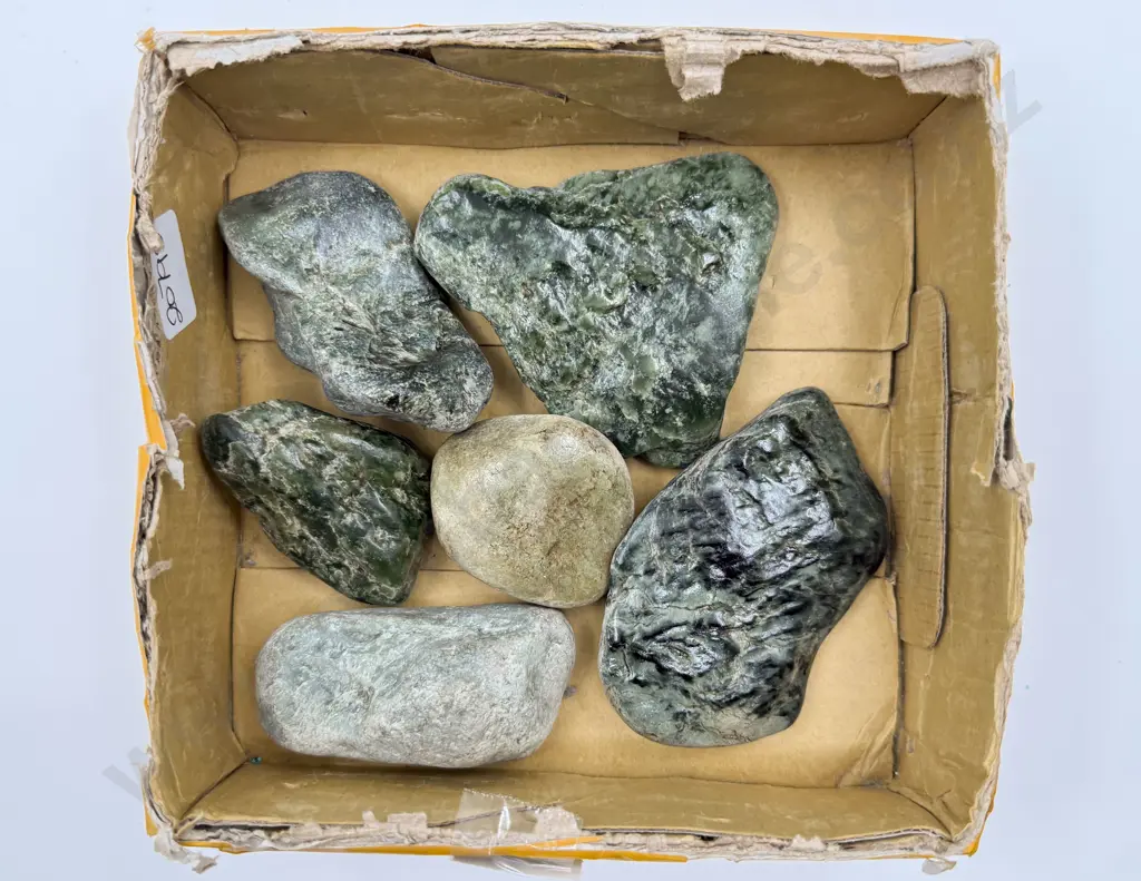 Small Quantity of Assorted Greenstone Image 1++