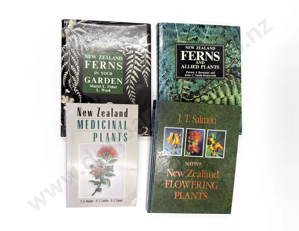 Four Assorted NZ Reference Books on NZ Plants Image 1++