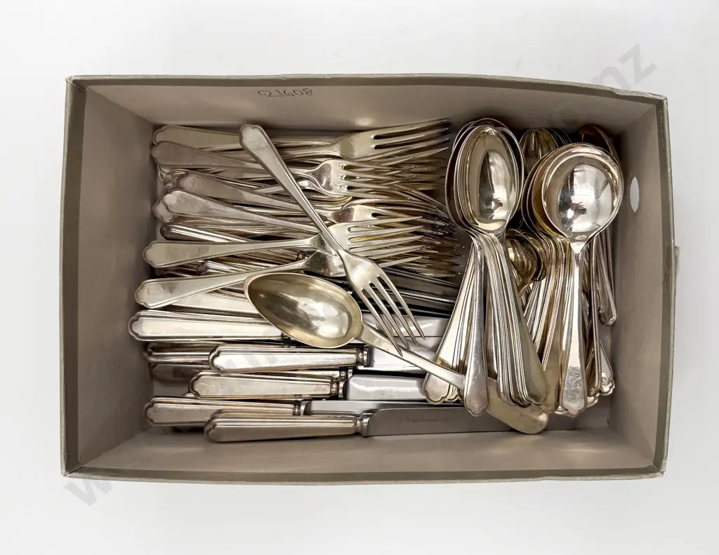 Quantity of Assorted S/P Cutlery Image 1++