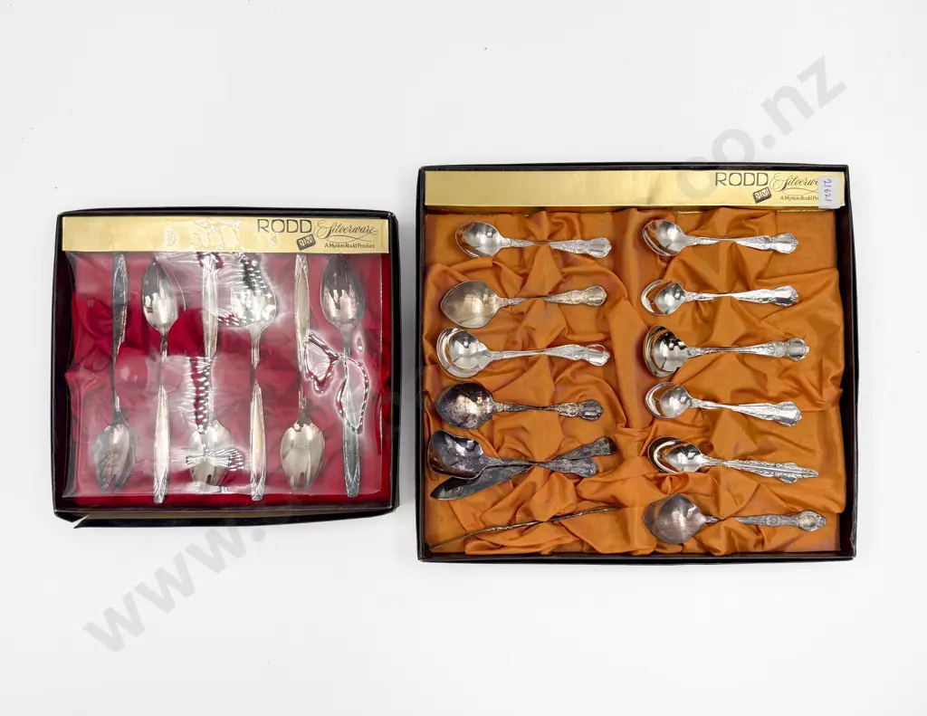Quantity of Assorted S/P Cutlery and Serving Dish incl Rodd Image 1++