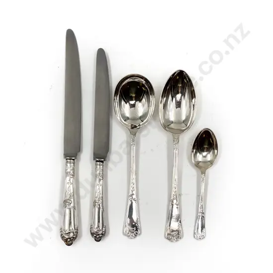 Walker & Hall Eight Place Setting Cutlery Set