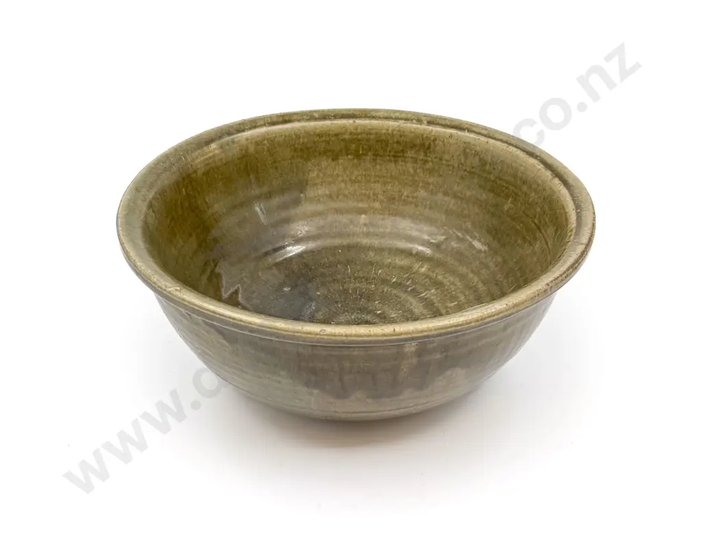 Large NZ Pottery Heavy Stoneware Bowl Image 1++