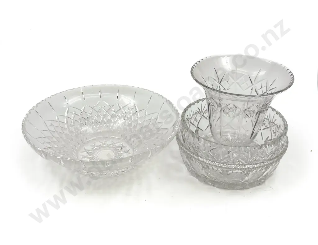 Three Crystal Bowls & Tudor Crystal Vase Image 1++