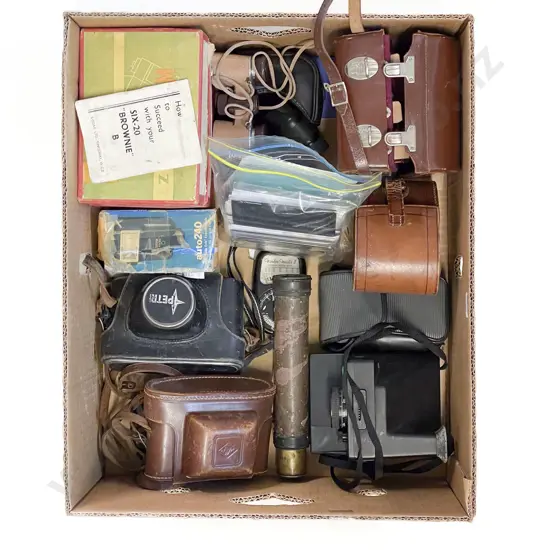Box Quantity Vintage Cameras & Equipment