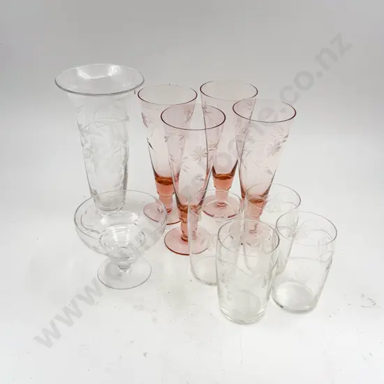 Small Selection of Mid Century Glass & Crystal