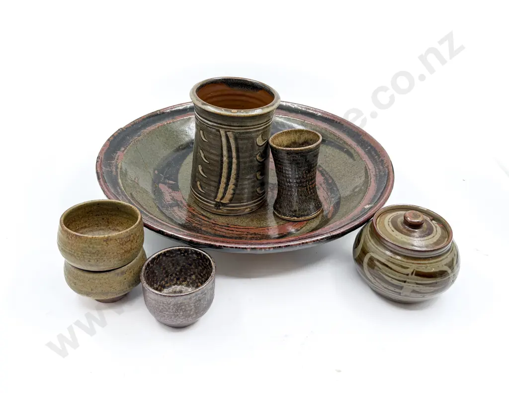 Large Stan Jenkins Charger (A/F) & Assorted NZ Pottery Image 1++