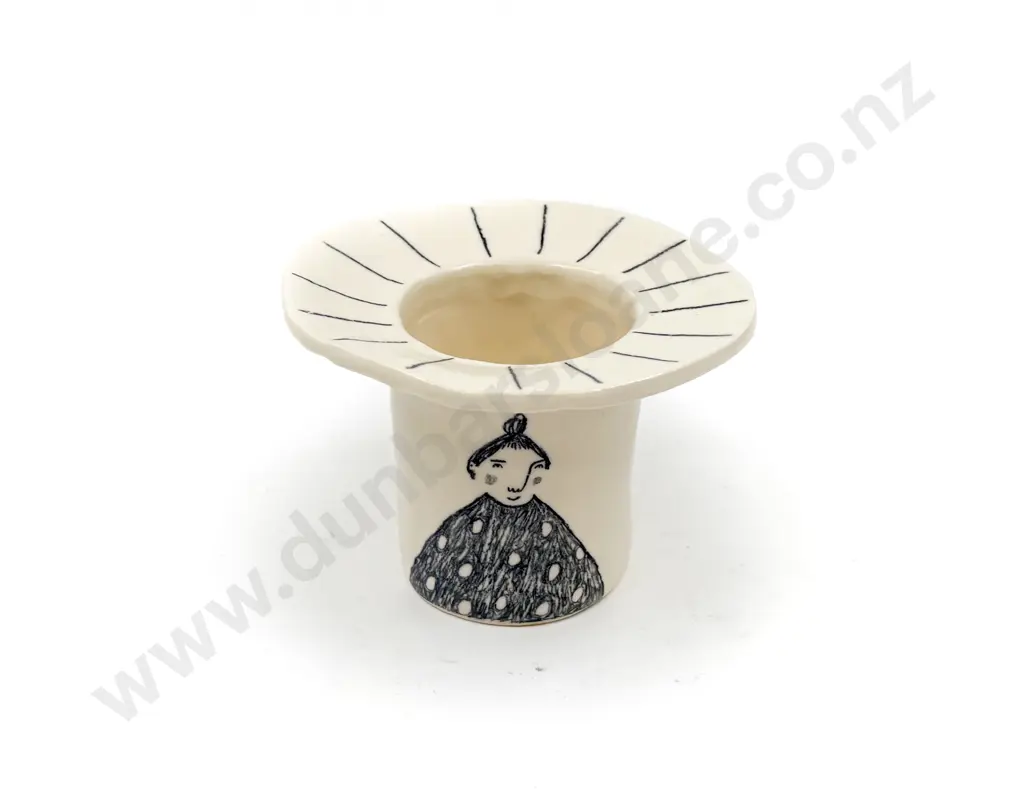 Porcelain Posy Vase Image 1++