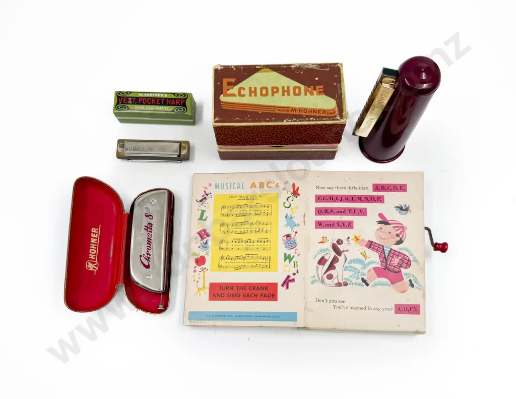 Chrometta 8 Cased Mouth Organ Hohner Echophone & Two Others Image 1++