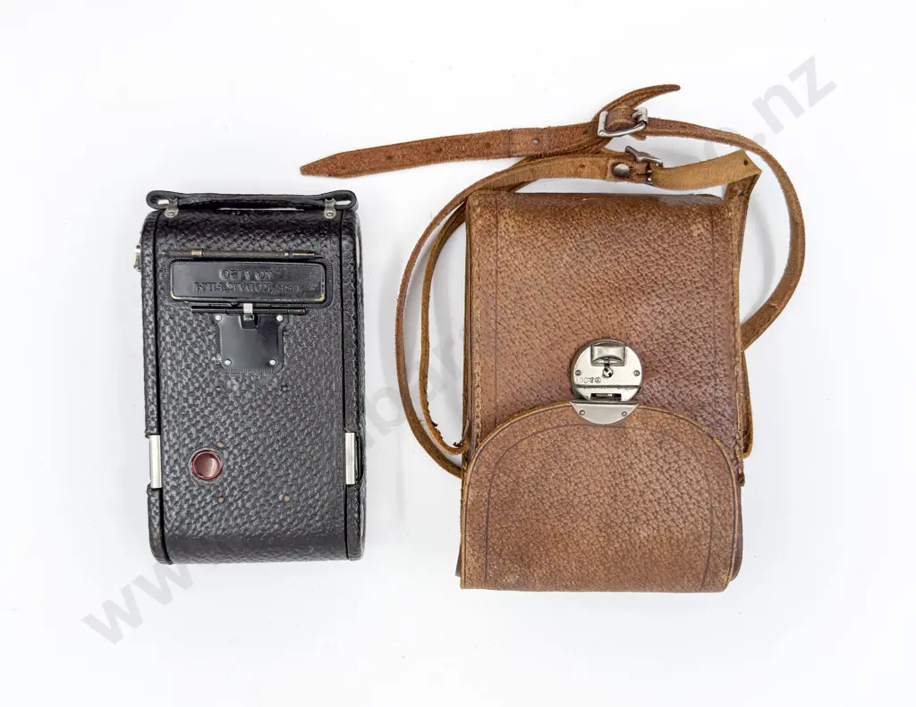 Vintage Leather Cased Kodak Camera Image 1++