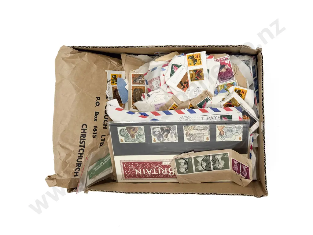 Box Quantity of Assorted Stamps Image 1++