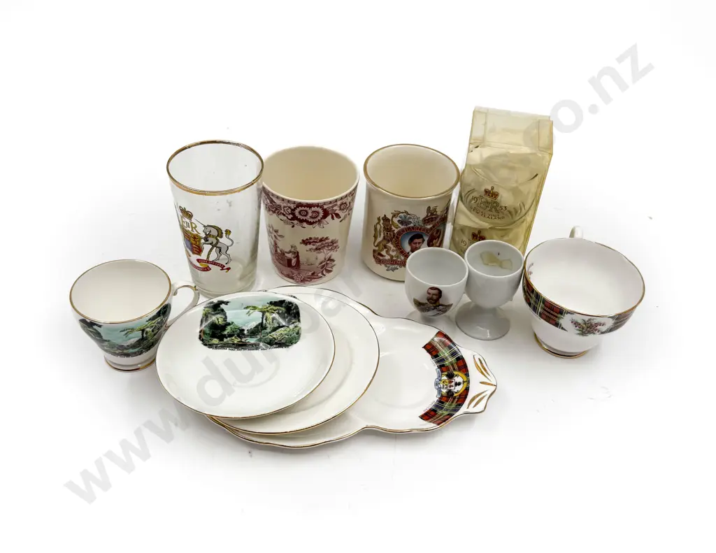 Collection China & Glass incl Royal Comm. Image 1++