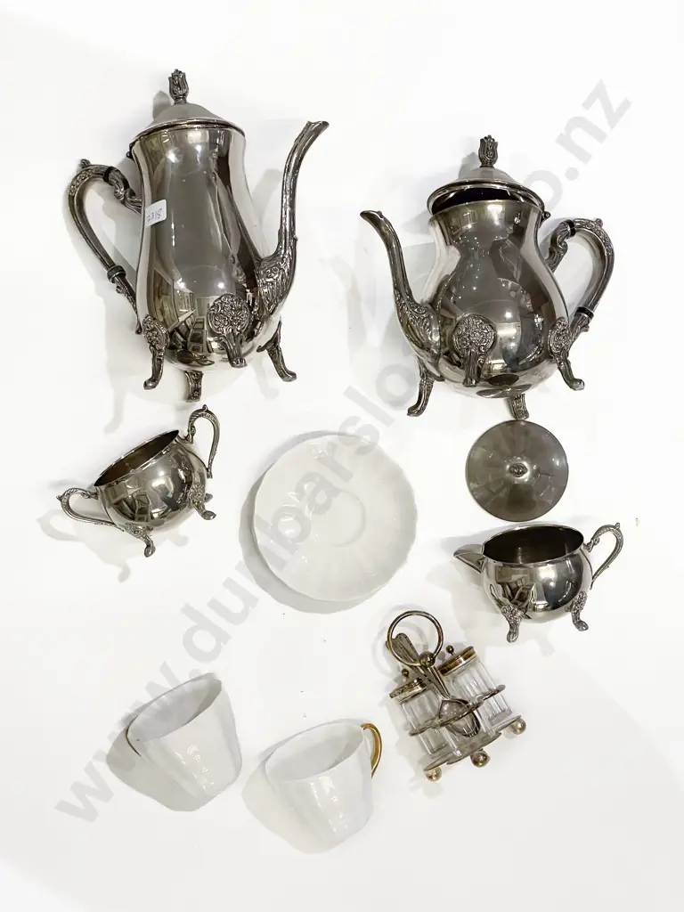 Two RD Cups & Saucers & S/P Image 1++