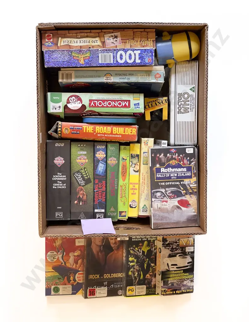 Box Quantity of Assorted incl Puzzles & Games Image 1++