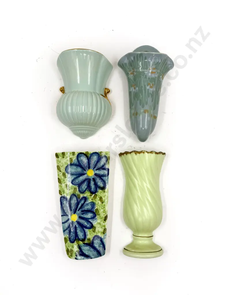 Crown Devon Wall Pocket & Three Others Image 1++