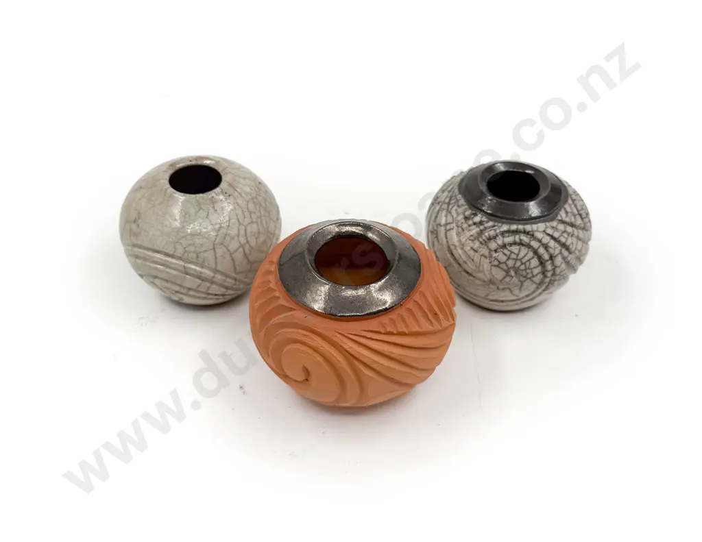 Three NZ Pottery Posy Vases Image 1++