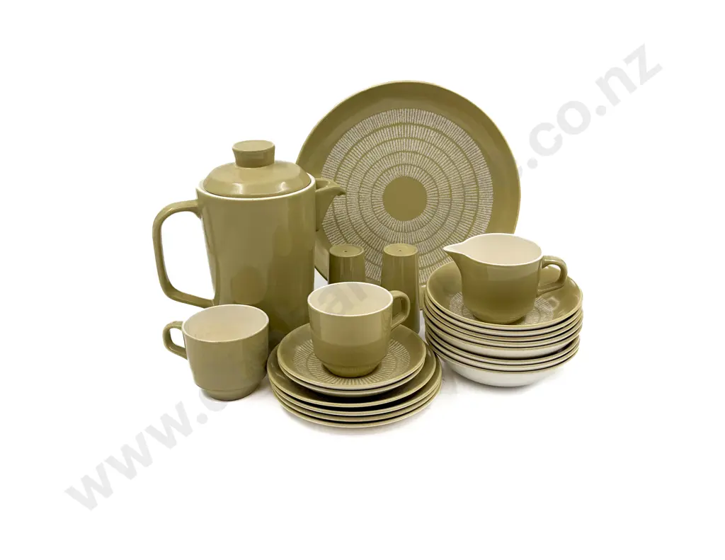 Crown Lynn "Egmont" Dinnerset (Faults) Image 1++