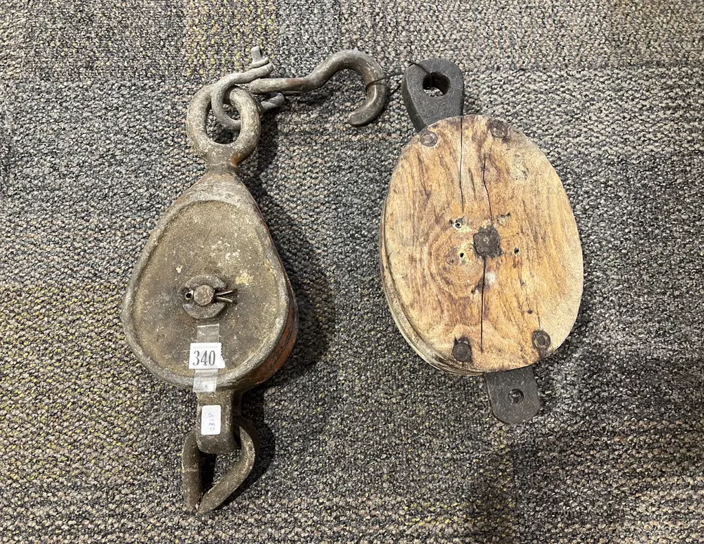 Two Double Rope Pulleys Image 1++