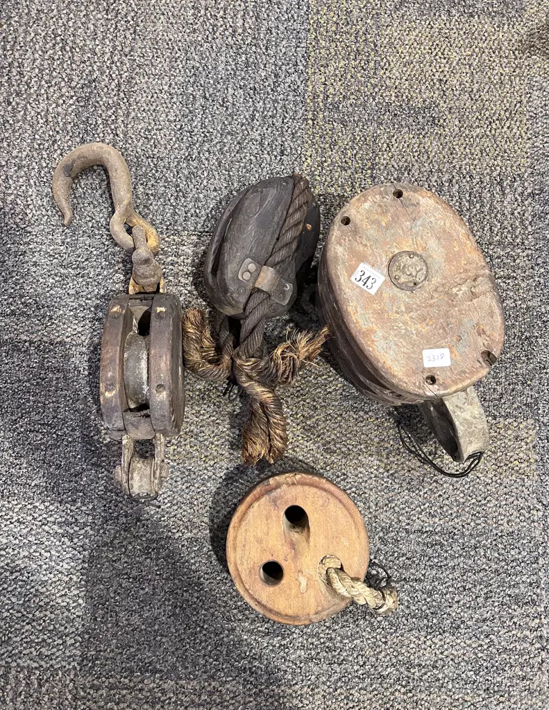 Four Rope Pulleys Image 1++