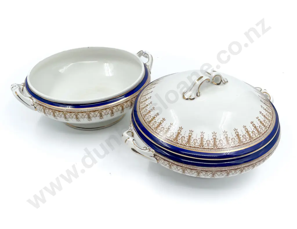 Wedgwood Lidded Tureen & Other (A/F) Image 1++