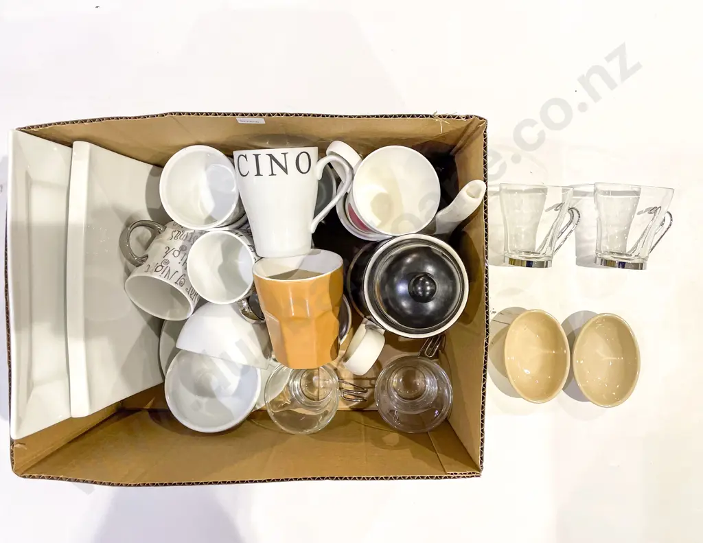 Box of Assorted China & Glassware Image 1++
