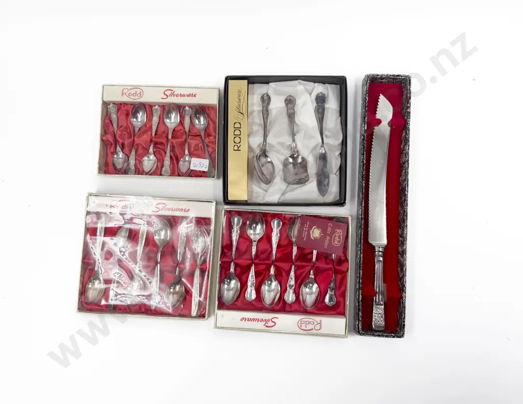 Various Boxed Rodd Cutlery Sets with Bread Knife & Cake Slice Image 1++
