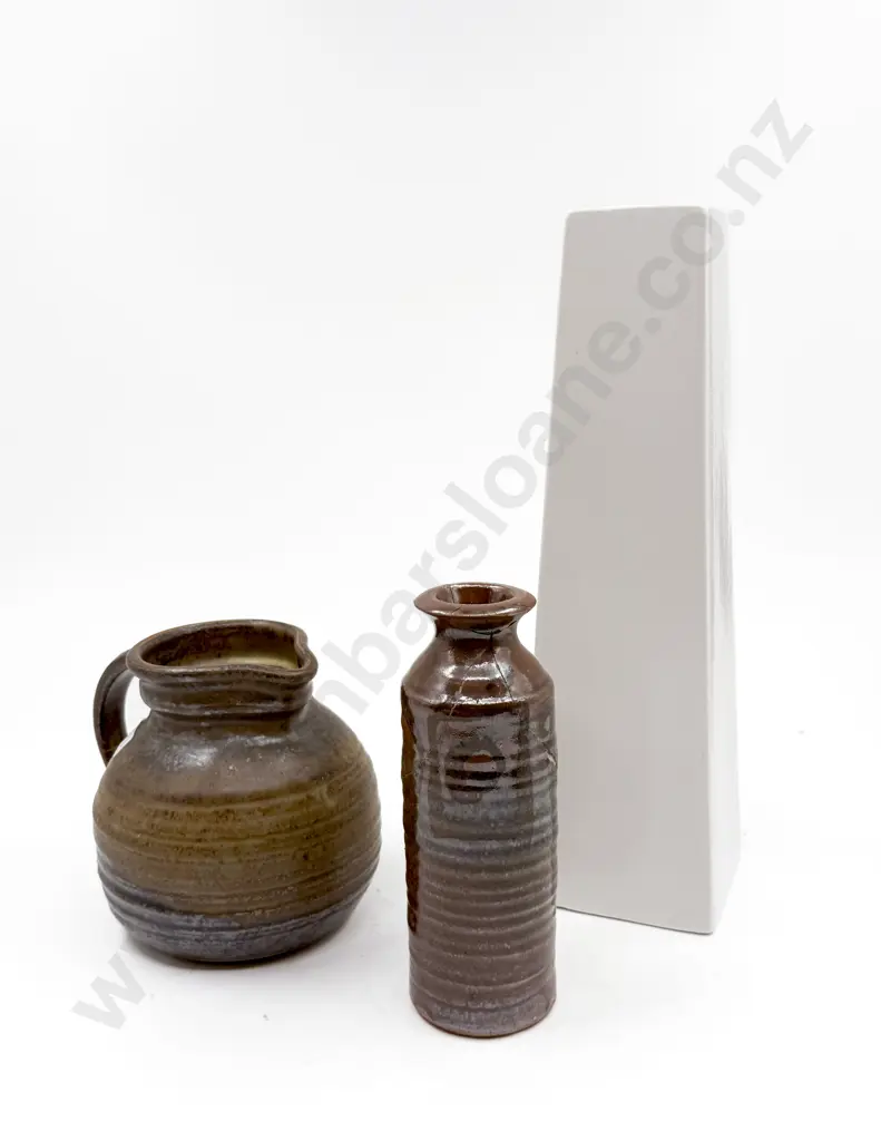 NZ Pottery Jug White Ceramic Vase & Small Vase (Damaged) Image 1++