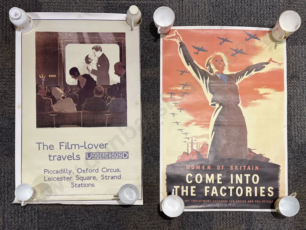 Quantity of Unframed Tourism Advertisements Image 1++